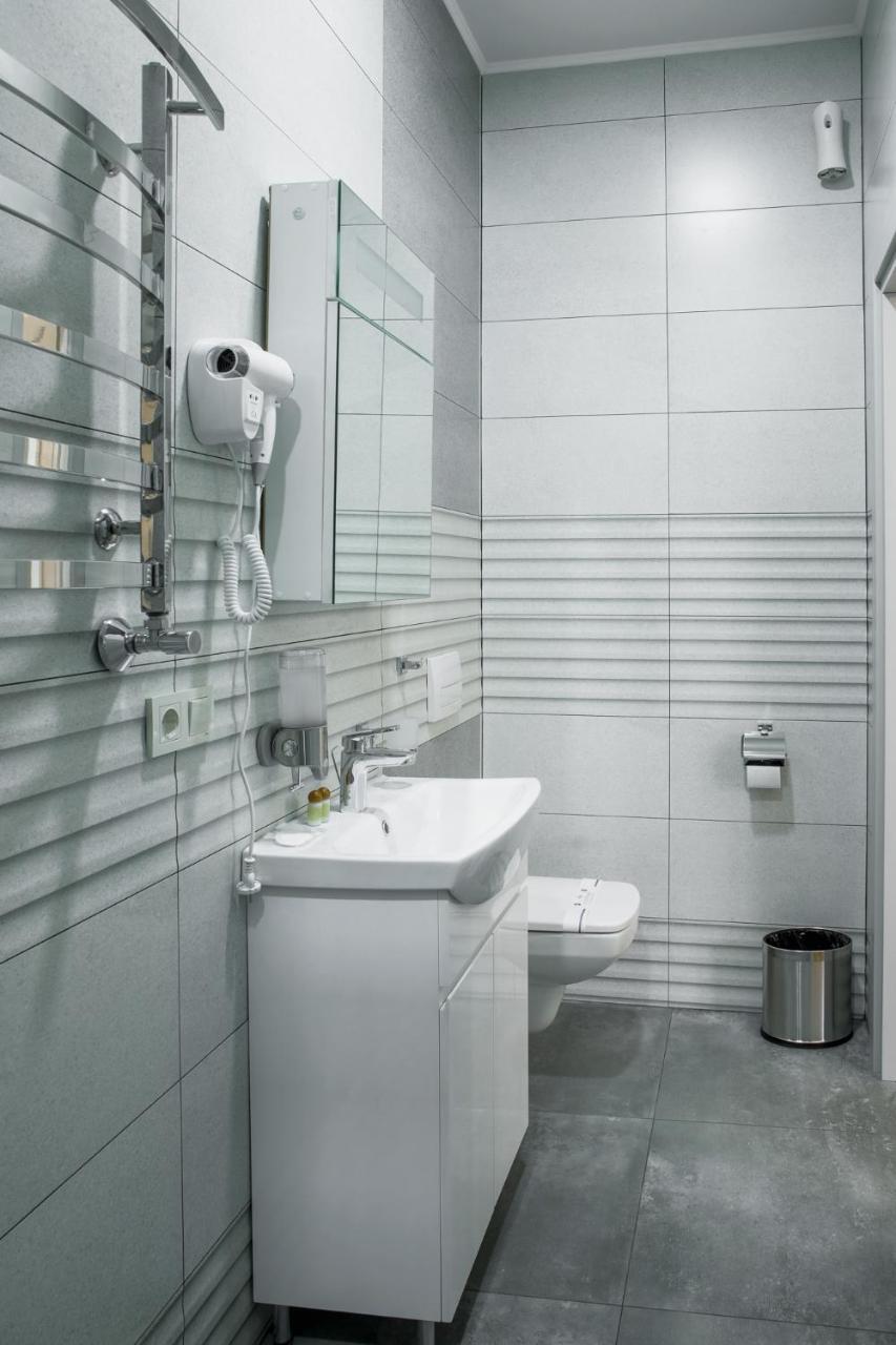 Mini Hotel Barvy Lvova On Hnatyuka St. Екстер'єр фото