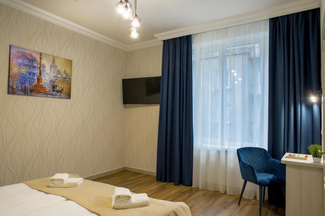 Mini Hotel Barvy Lvova On Hnatyuka St. Екстер'єр фото