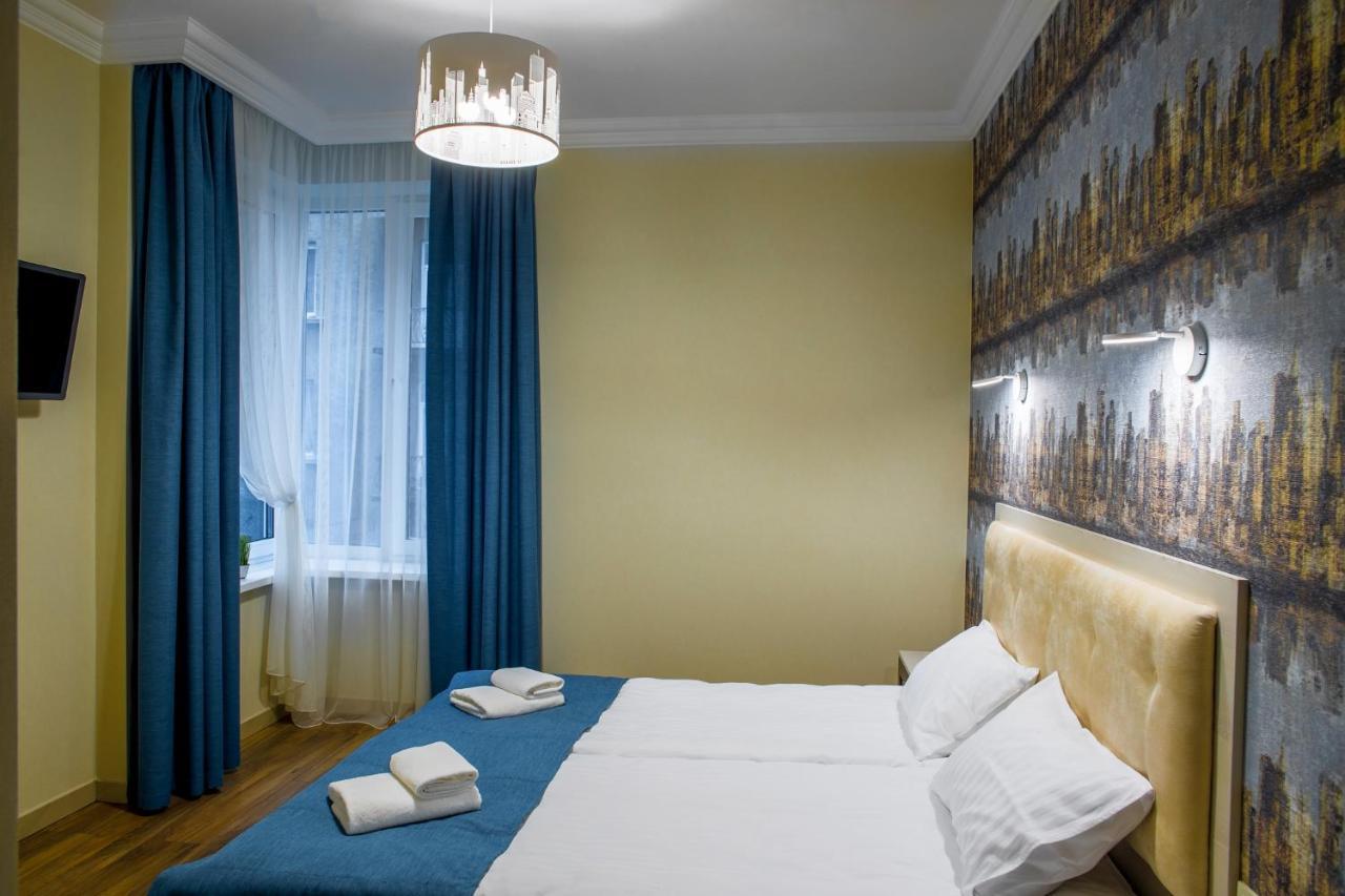 Mini Hotel Barvy Lvova On Hnatyuka St. Екстер'єр фото
