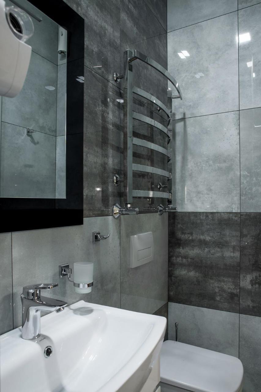 Mini Hotel Barvy Lvova On Hnatyuka St. Екстер'єр фото