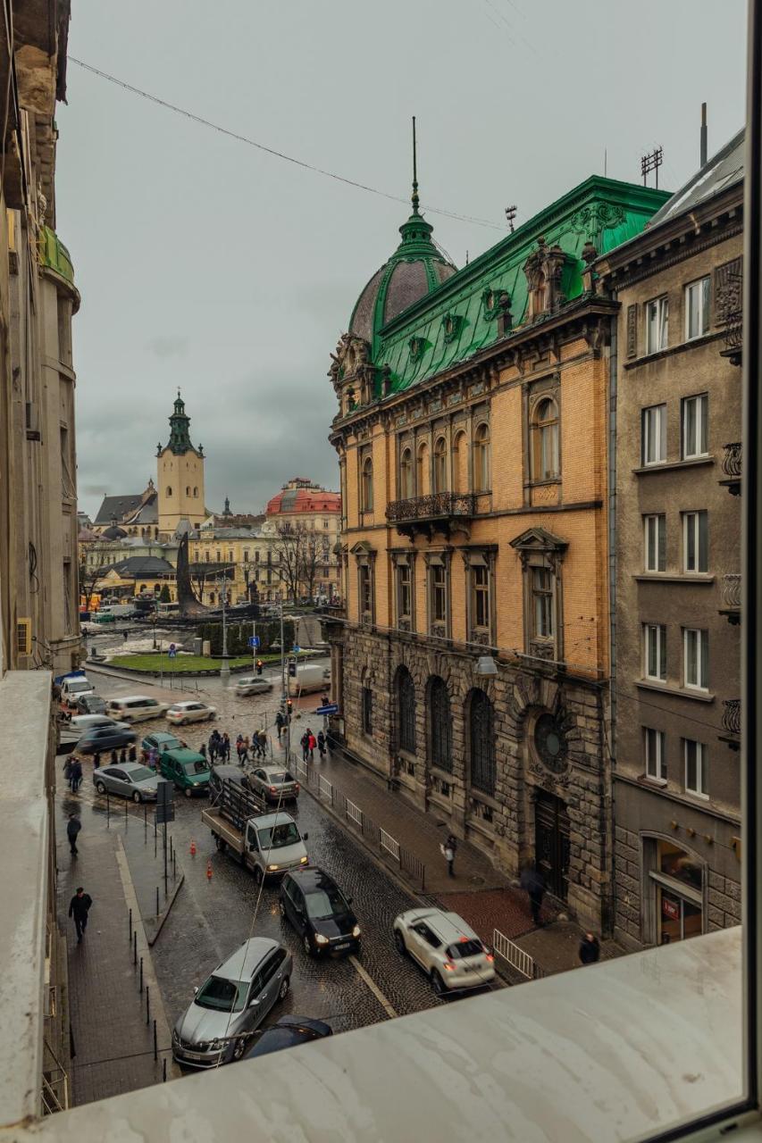 Mini Hotel Barvy Lvova On Hnatyuka St. Екстер'єр фото