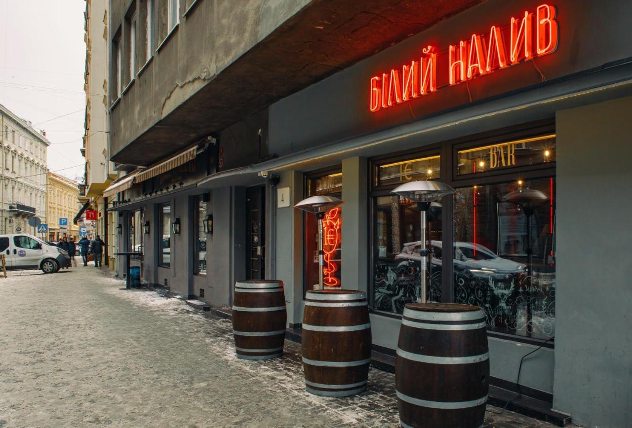 Mini Hotel Barvy Lvova On Hnatyuka St. Екстер'єр фото