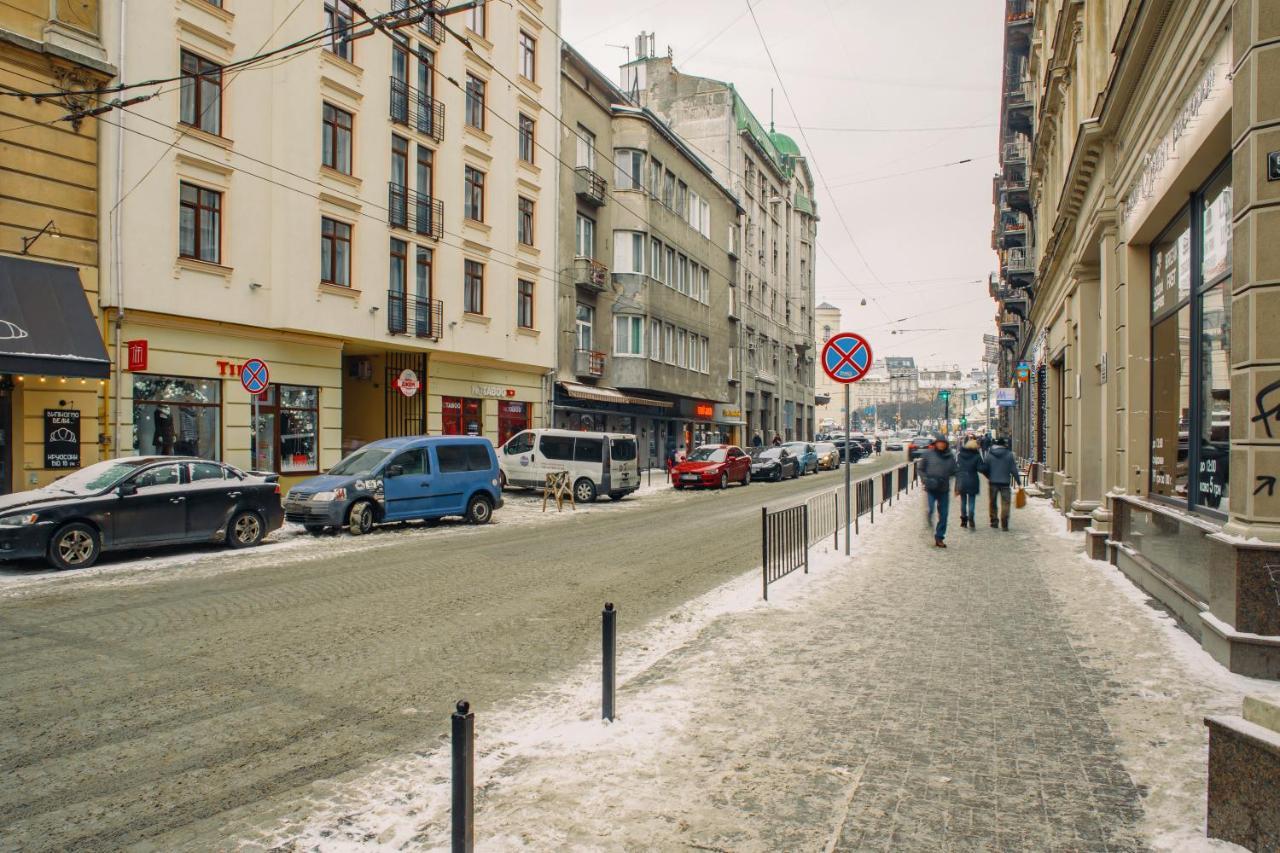 Mini Hotel Barvy Lvova On Hnatyuka St. Екстер'єр фото